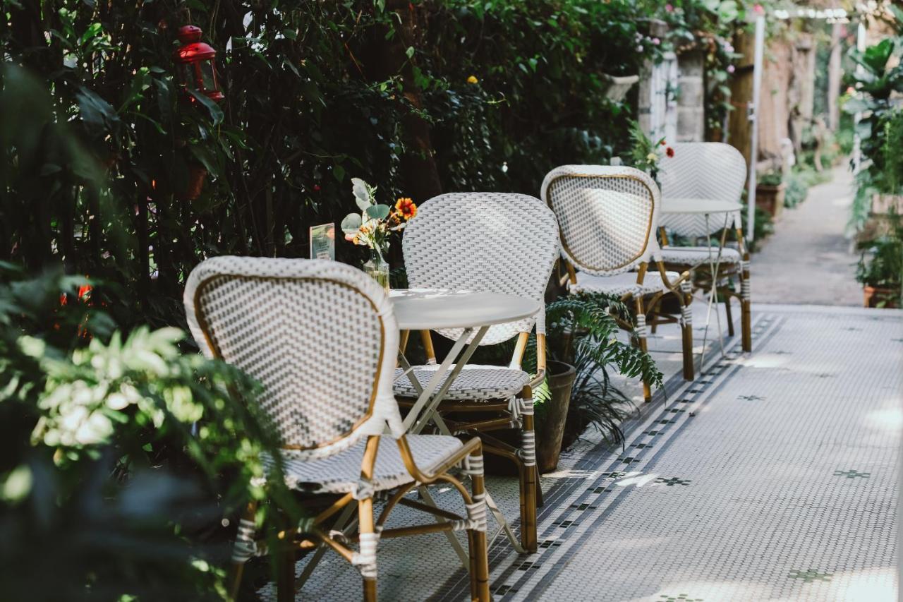 Shenzhen No'6 Garden Villa --French Window With Garden View,Close To Sea World &Shekou Ferry Port &K11 Ecoast &Subway Nearby ,Offer Western Food And Coffee &English Speaking With Tour Services Luaran gambar