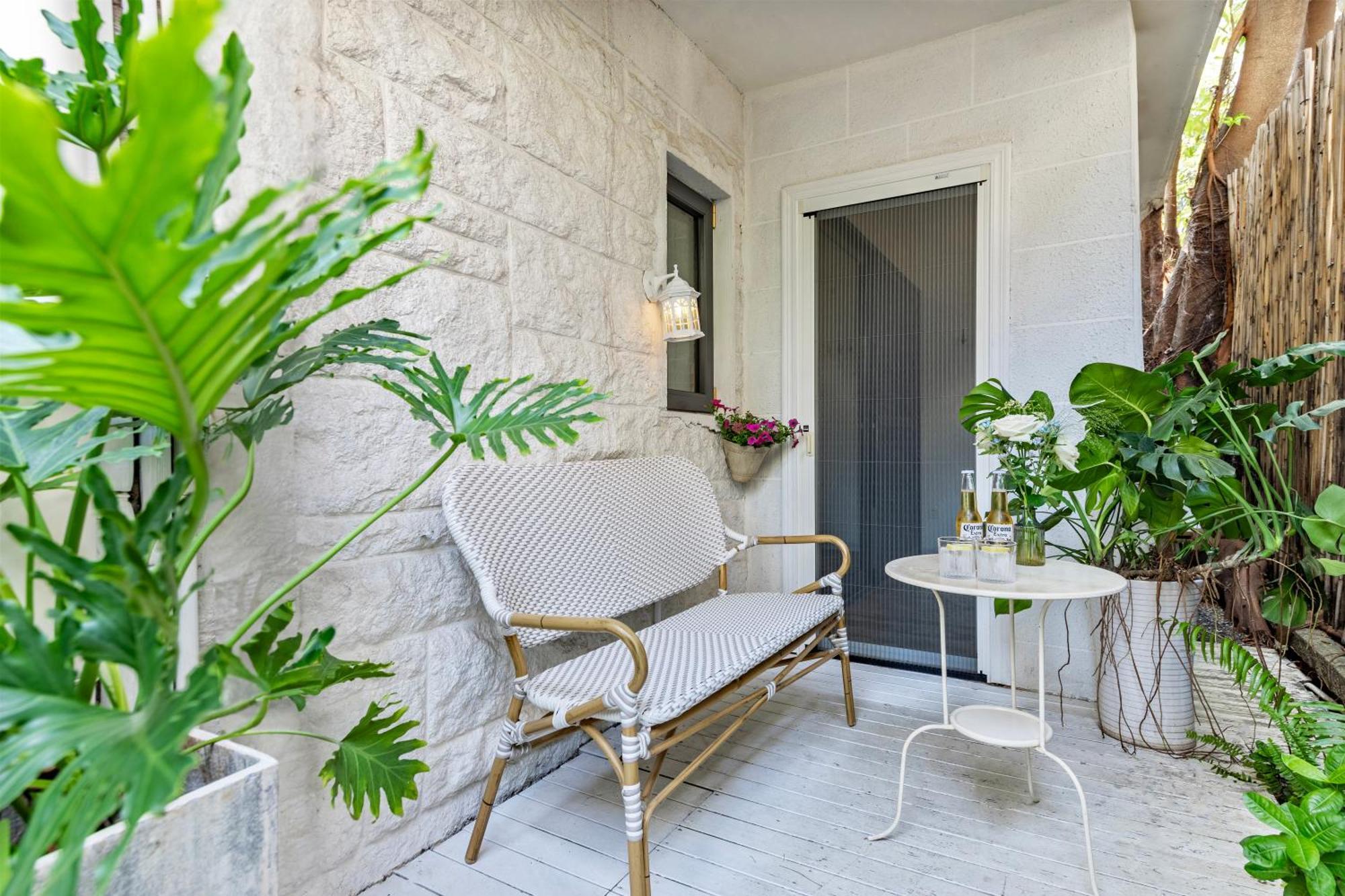 Shenzhen No'6 Garden Villa --French Window With Garden View,Close To Sea World &Shekou Ferry Port &K11 Ecoast &Subway Nearby ,Offer Western Food And Coffee &English Speaking With Tour Services Luaran gambar